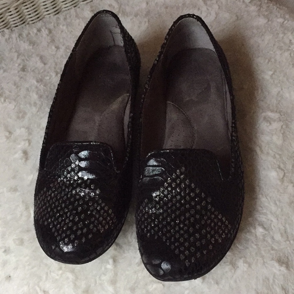 Cliffs loafer flats